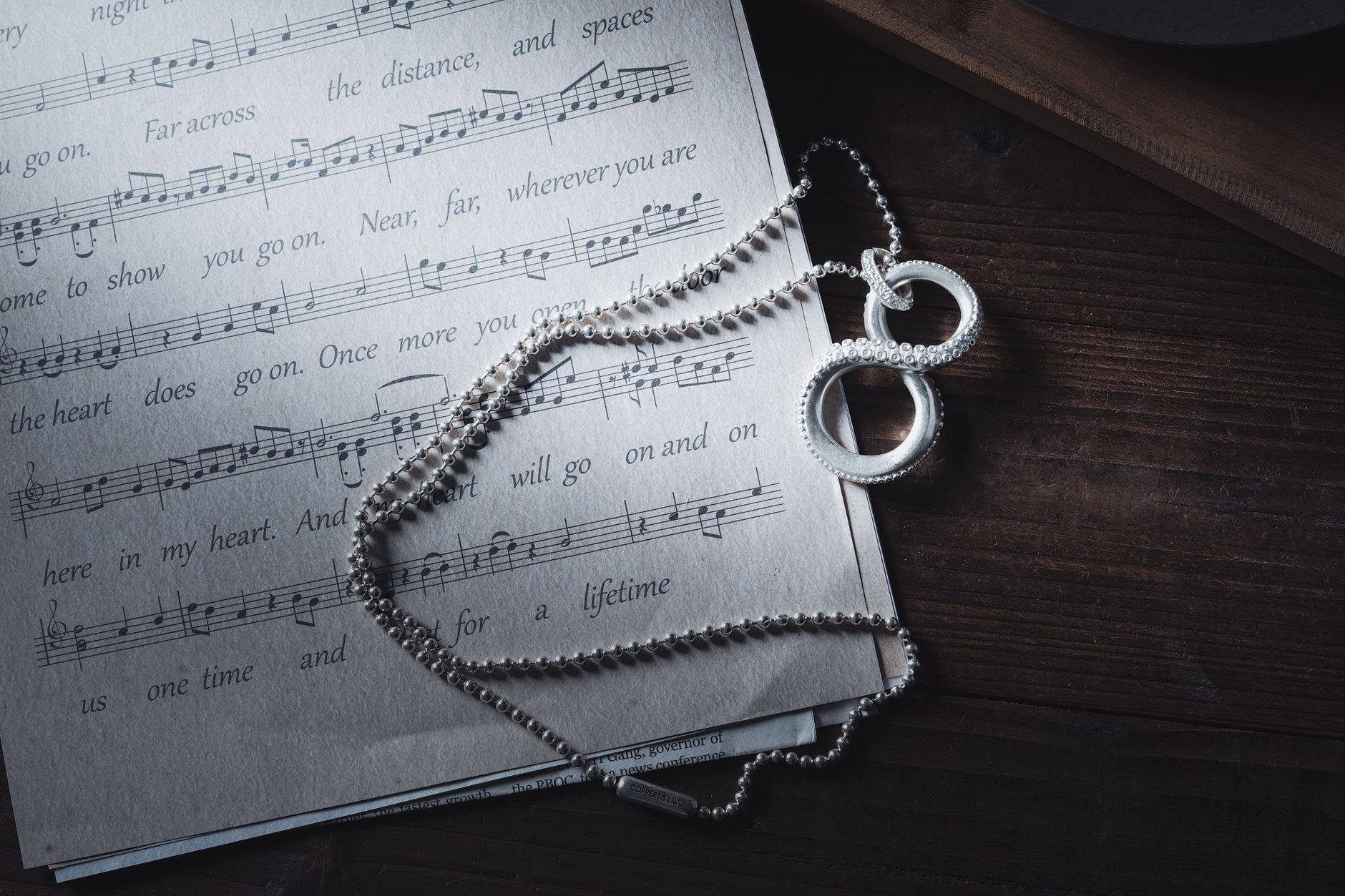 Schmuck-Größen-Guide: Ringgröße & Kettenlänge richtig wählen