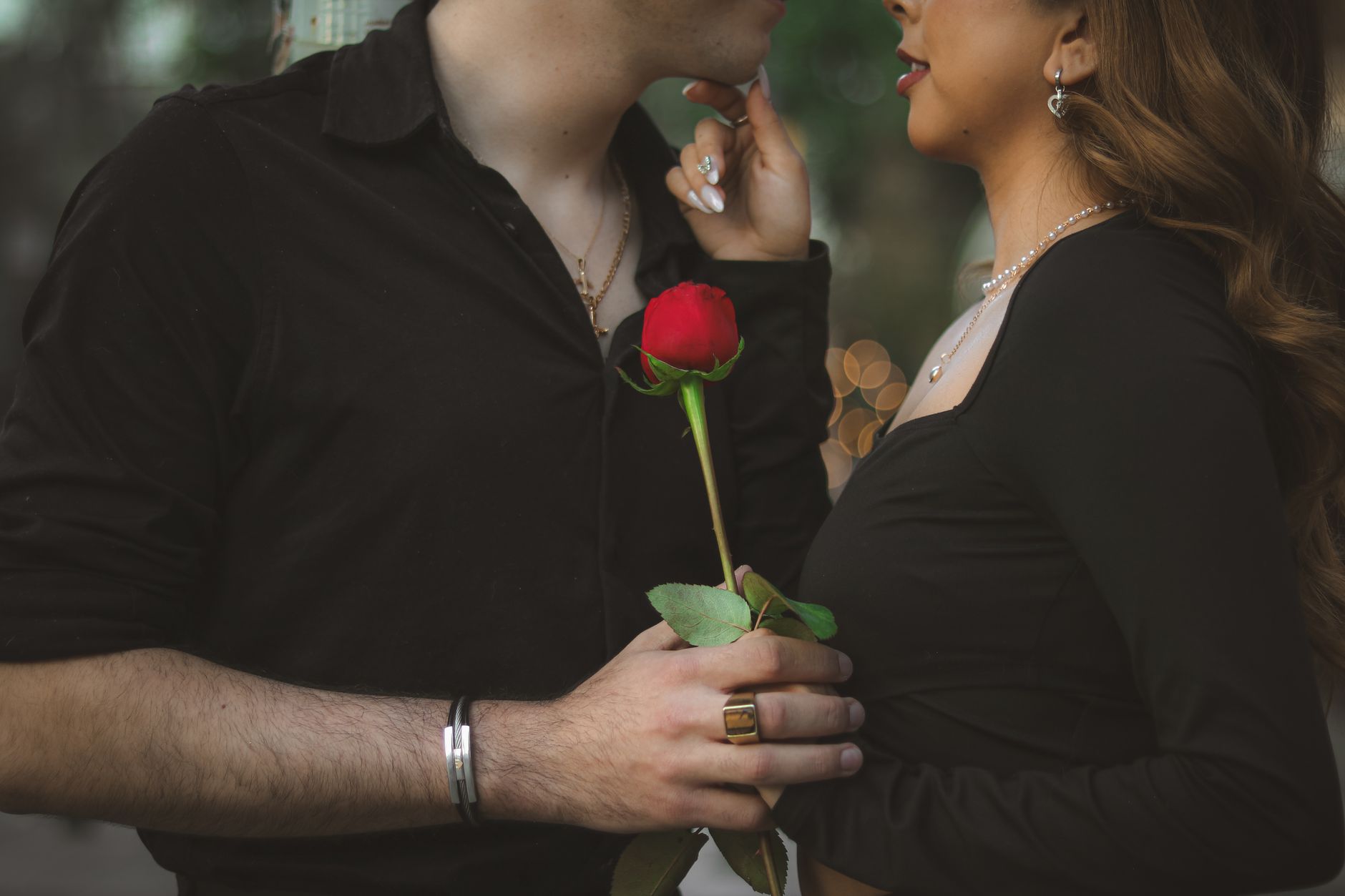 Valentinstag-Schmuck für sie: 12 romantische Ideen, die ankommen